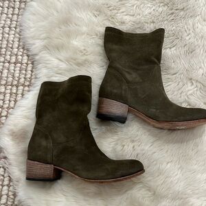 Alberto Fermani boots- great condition- olive green